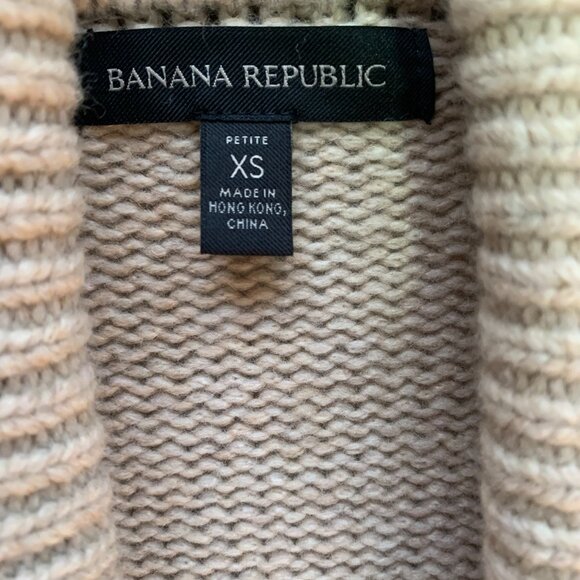 Banana Republic Cardigan Sweater NWOT - Picture 3 of 3